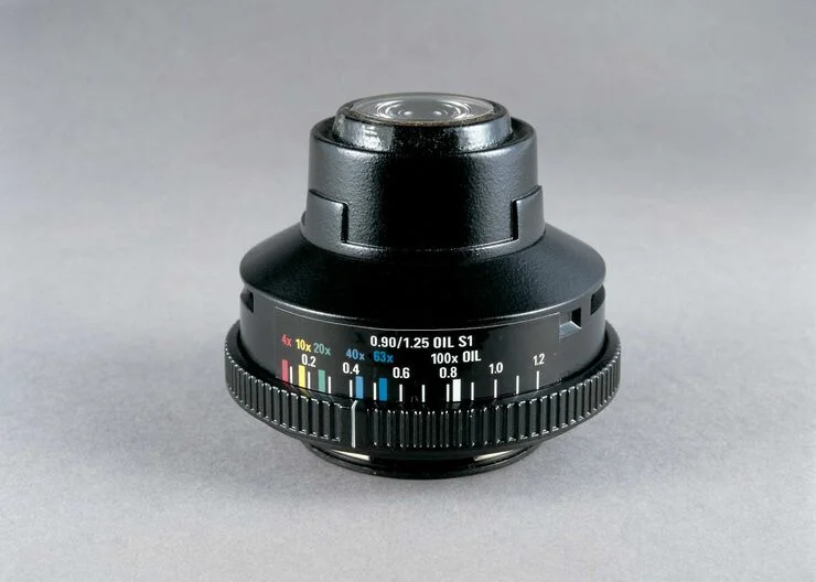 kinh hien vi leica dm1000 led